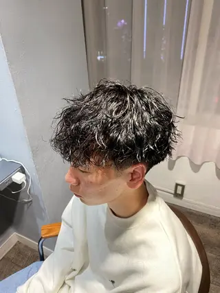 ショート パーマ メンズ 江﨑 翔のヘアスタイル