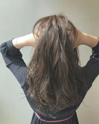 ロング カラー AGU akariのヘアスタイル