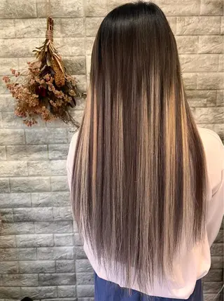 ロング ヘアアレンジ 毛穴改善/脱毛 ネイル 川上久仁子のエステ・リラクイメージ