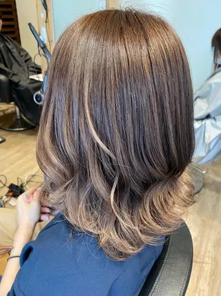 カラー 早川 真幸のヘアスタイル