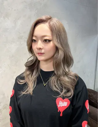 セミロング 心斎橋ヘアカラー ブリーチmarinaのヘアスタイル