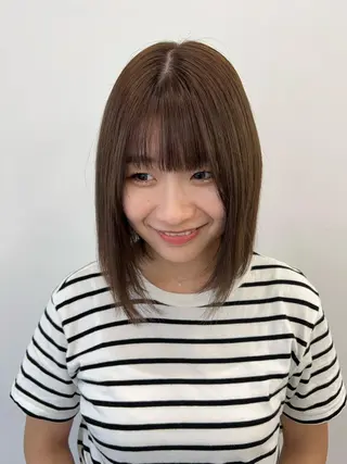 ショート カラー ✨ブリーチ/顔周り レイヤー¦YUKA✨のヘアスタイル