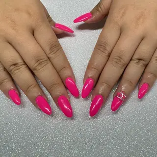 ネイル VIERU 🌈🎀💖のネイルデザイン