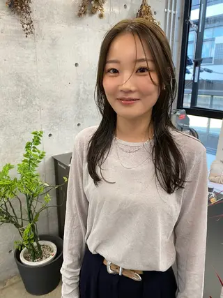 ミディアム カラー 似合わせカット レイヤーボブウルフのヘアスタイル