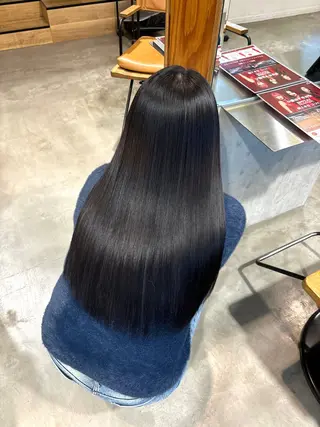 ロング カラー 小木曽 里華のヘアスタイル