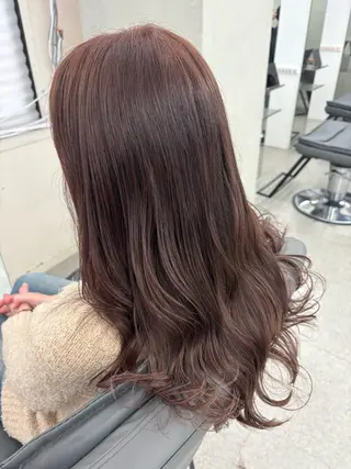 ロング カラー 腰越 麻奈のヘアスタイル