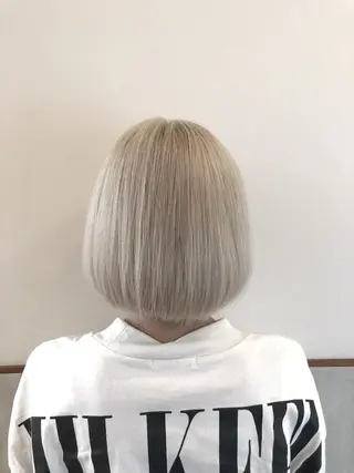 ミディアム レイヤー・ブリーチ kiyotoshiのヘアスタイル