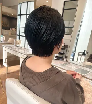 ショート ELLE salon サエのヘアスタイル