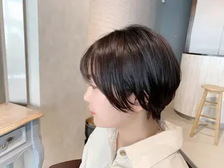ショート カラー EMANON天神所属・Hitomi Ezakiのヘアスタイル