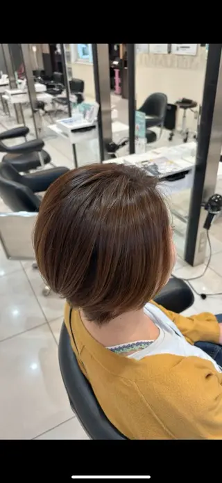 ショート カラー 佐川 玲奈のヘアスタイル