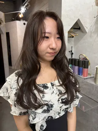 ロング カラー ブリーチなしカラー レイヤーカットのヘアスタイル