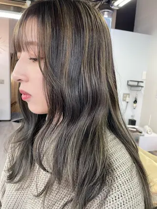 カラー オノ アカネのヘアスタイル