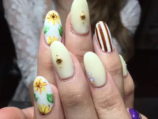 ネイル アクアライズ所属・アクア ライズのネイルデザイン