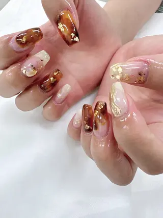 ネイル カラーズビューティサロン所属・石井 桃子のネイルデザイン