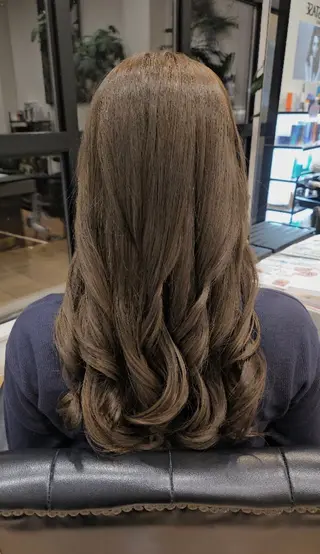 ロング カラー 関口 友菜のヘアスタイル