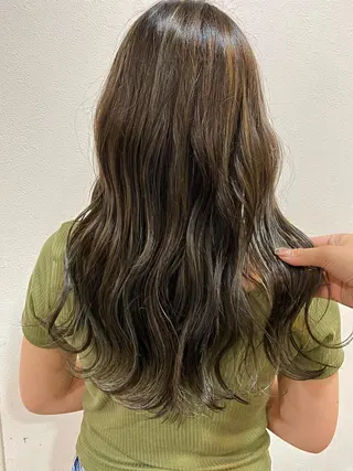 ロング カラー JILL ユキのヘアスタイル