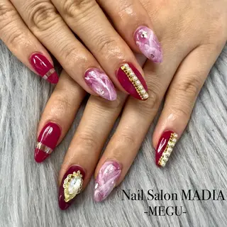 ネイル MADIA藤沢所属・MADIA MEGUのネイルデザイン