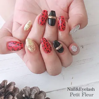 ネイル Petit Fleur所属・青柳 亜梨奈のマツエク・マツパデザイン