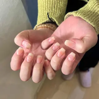 ショート ネイル 𝐞𝐚𝐜𝐡 nanami🩰のネイルデザイン