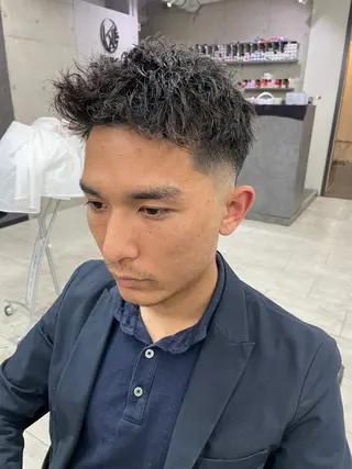 メンズ Kvell&Co.所属・ハイトーン カラーのヘアスタイル