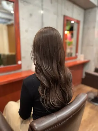 ロング カラー 艶髪/シルク/縮毛 テライケイショウのヘアスタイル