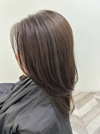 ロング カラー 深谷 真見のヘアスタイル