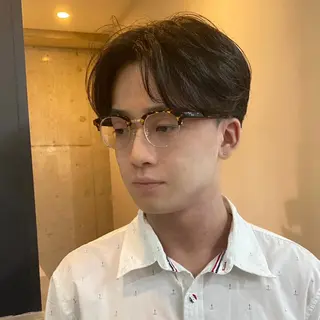 ショート メンズ センターパート/ニ ュアンスパーマのヘアスタイル