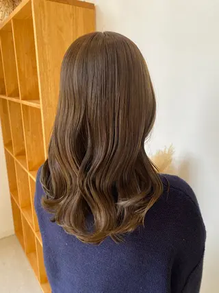 セミロング 十文字 玲音のヘアスタイル