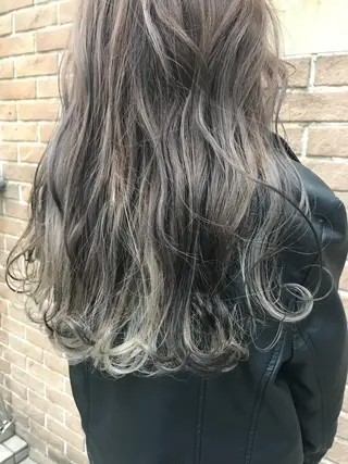 ロング カラー パーマ ヘアアレンジ メンズ キッズ ネイル マツエク・マツパ サロンドミルク 原宿のヘアスタイル