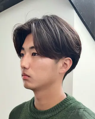 パーマ メンズ Qin shaire salon 原宿verno店所属・【センターパート】 ETO／江藤翼の眉毛・アイブロウイメージ