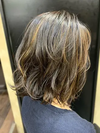 ショート カラー 平 ちひろのヘアスタイル