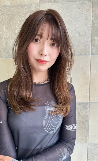 ロング カラー ベージュ/インナー カラー🤍Rieのヘアスタイル