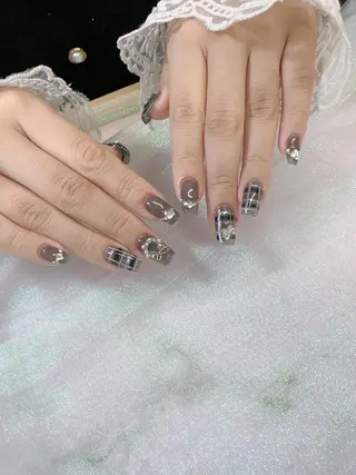 ネイル Hey🌈NAIL 長さ出し専門店のネイルデザイン