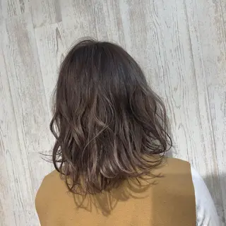 ミディアム カラー 大場 優のヘアスタイル