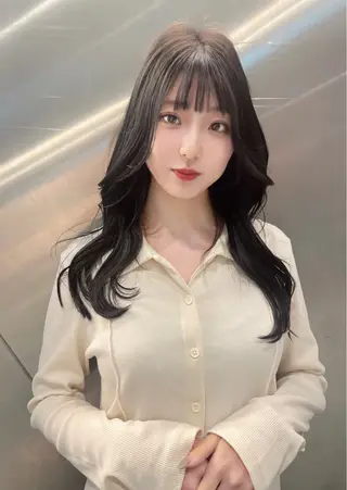 セミロング カラー AIRI layer cut hairのヘアスタイル