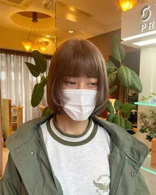 ミディアム tomo🍒パーマ ハイトーン似合わせのヘアスタイル