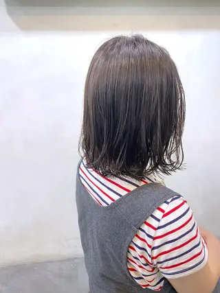 ミディアム カラー 進 詩織のヘアスタイル