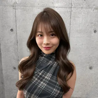 ロング カラー 韓国レイヤー🩵ダメ ージレスケアカラーのヘアスタイル