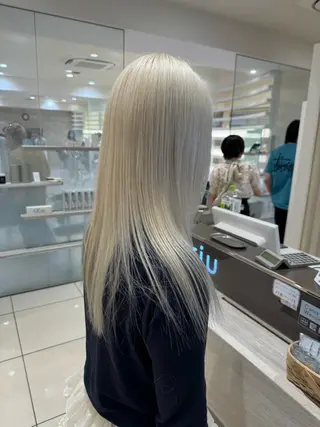 カラー 🎀ハイトーン🎀 🩶艶髪🩶YUNAのヘアスタイル