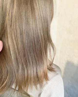 ミディアム カラー haruki所属・. nozomiのヘアスタイル