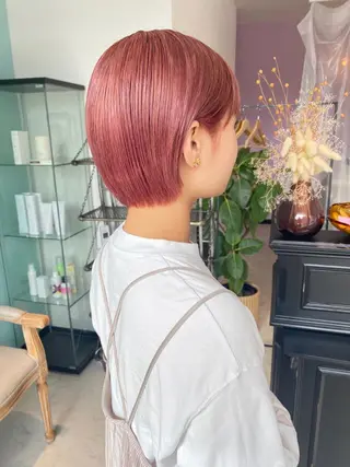 ショート カラー 藤井 貴美子のヘアスタイル