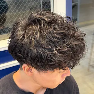 ショート パーマ メンズ 吉田 新平のヘアスタイル