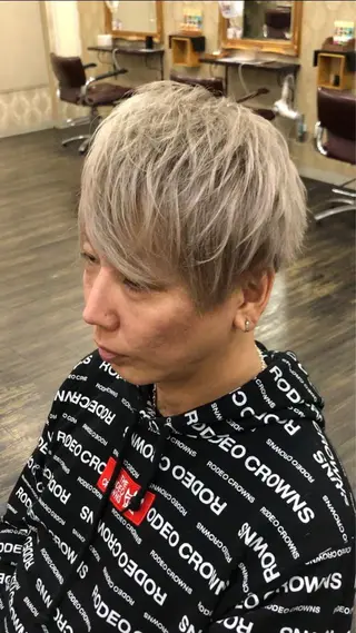 ショート カラー 奥山義進/ハイトーン /バレイヤージュのヘアスタイル