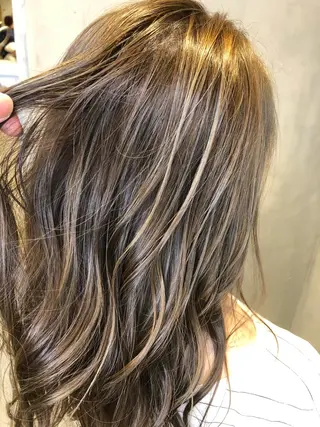 ロング ハイダメージ毛 縮毛矯正のヘアスタイル