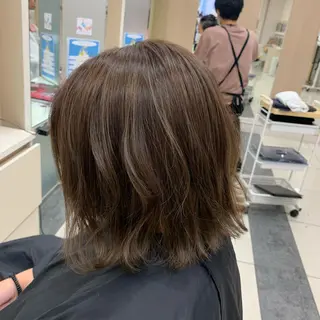 ミディアム ウスイ ハルカのヘアスタイル