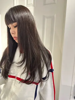 ロング VOICE所属・MIRI MIRIのヘアスタイル