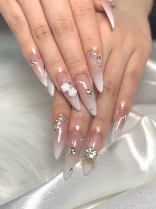 ネイル ルシイ🎀新宿長さ 出しパーツ専門店のネイルデザイン