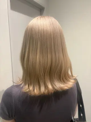 カラー Harune/うる艶 ハイトーンのヘアスタイル