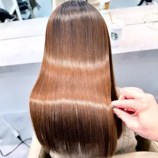 セミロング 癖毛女子だから分かる ✨本当の髪質改善✨のヘアスタイル