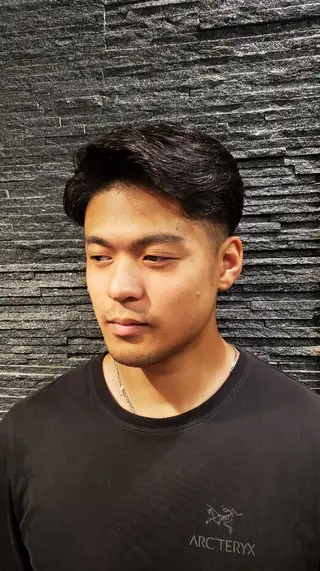 ショート ヒロ銀座プレミアムバーバー新宿店所属・髙司 哲伸のヘアスタイル
